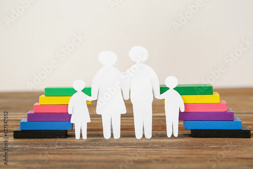 Figures of family and color...