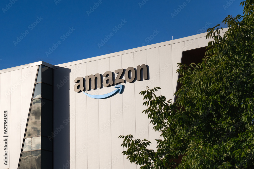 Amazon Logo on an Amazon Fulfilment Center in Canada Stock 写真 Adobe Stock