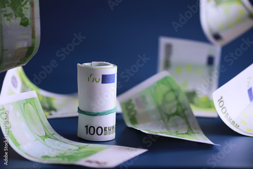 Fotografie Euro banknotes are falling