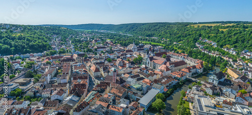 Panorama-Blick über die Altstadt von Eichstätt in Oberbayern ins Altmühltal