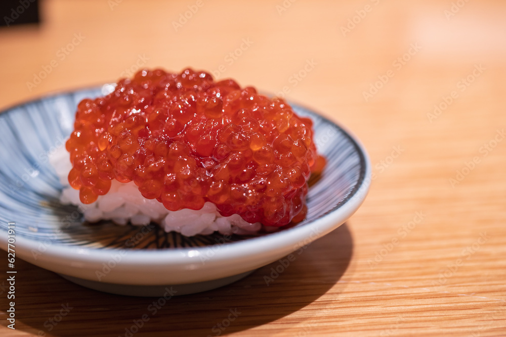 和食の握り寿司。美味しい筋子。 和食の握り寿司。美味しい筋子。