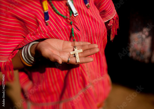 Kor yor tribe woman, Nam peang din village, North thailand