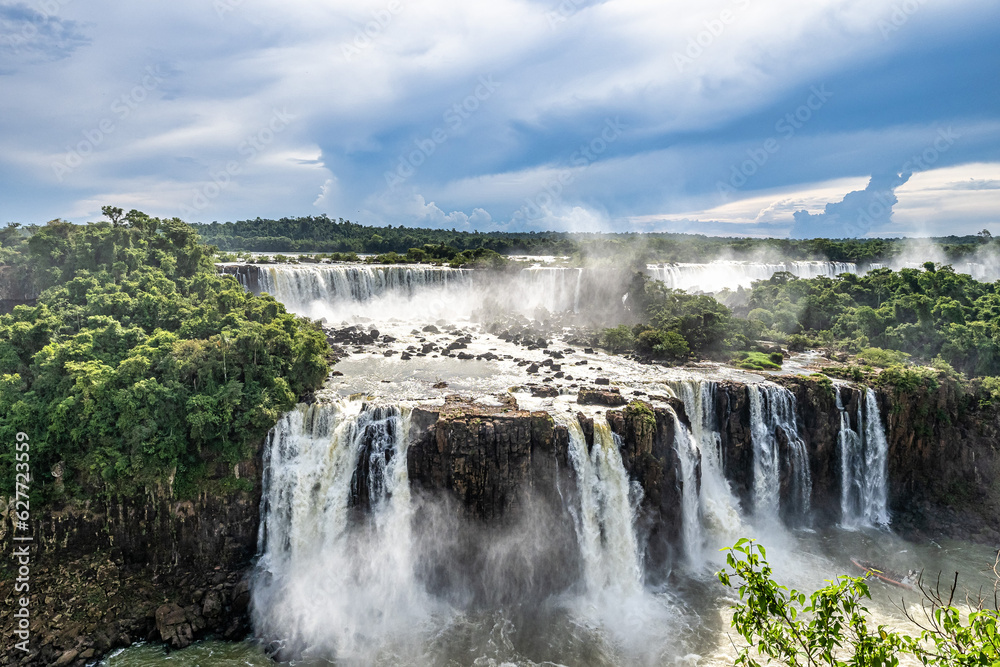 Fototapeta premium Iguazu Falls, the largest series of waterfalls of the world, located at the Brazilian and Argentinian border