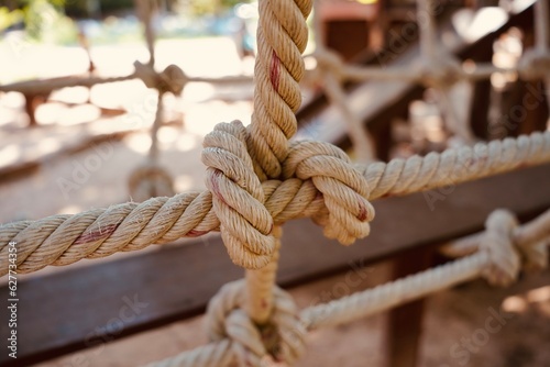 Knot, The rope tied to a tree with a brace condition types that can solve the clues quickly.