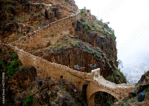 The Shaharah bridge, in Yemen, was built to fight the turkish invaders in the XVIIth century; The legend says that the local people can remove the bridge in a few minutes in case of imminent danger;
