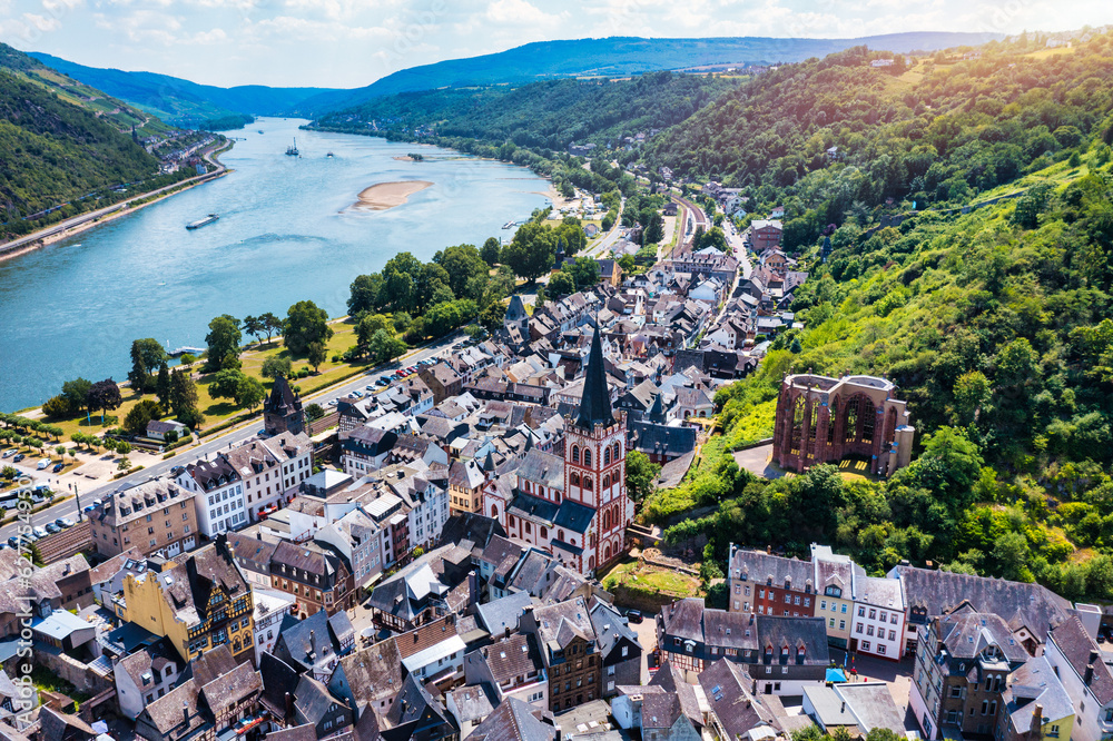 Naklejka premium Bacharach panoramic view. Bacharach is a small town in Rhine valley in Rhineland-Palatinate, Germany. Bacharach on Rhein town, Rhine river, Germany.