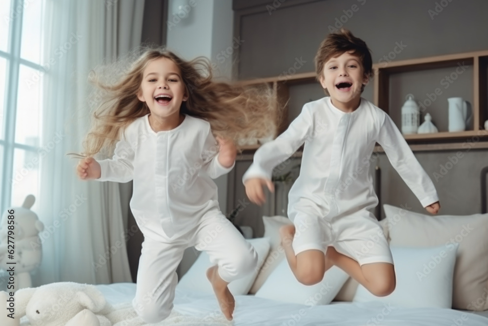 Fototapeta premium tobende Kinder