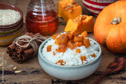 Rice porridge with pumpkin and cinnamon