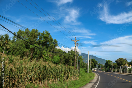 Highway and blue sky in the countryside  © OYeah
