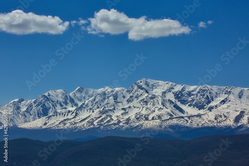 View of the Severo-Chuysky Range from Mount Lysukha. © Олег Раков