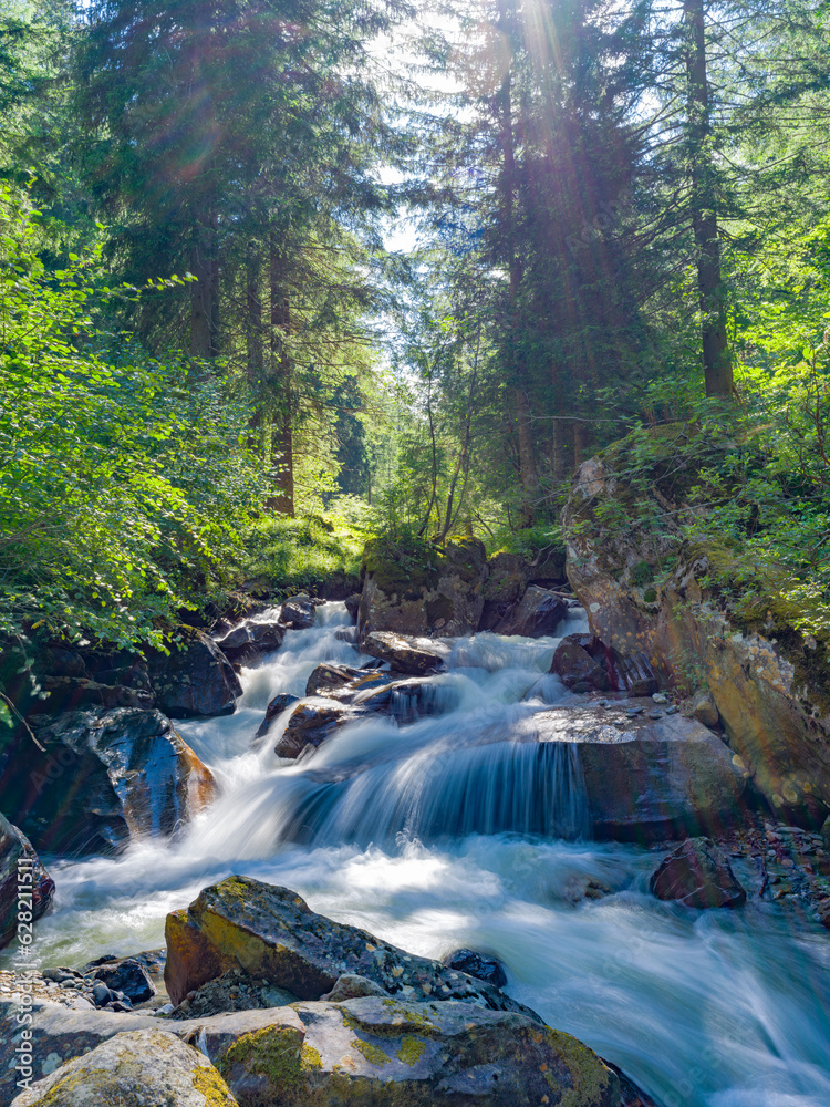 Wasserfall in den Dolomiten -Nationalpark Stilfser joch