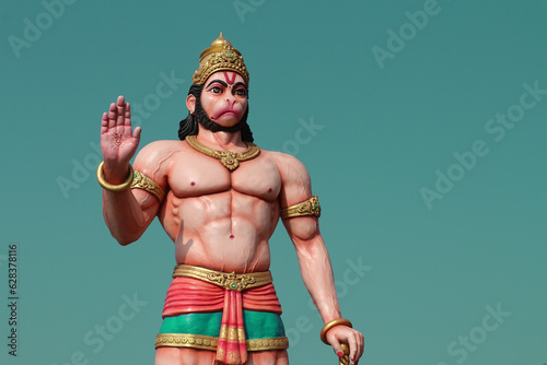 Foto Large statue of Hanuman against the sky
