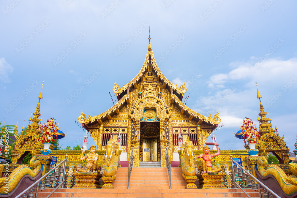 Fototapeta premium Temple in Thailand. tourist attraction.