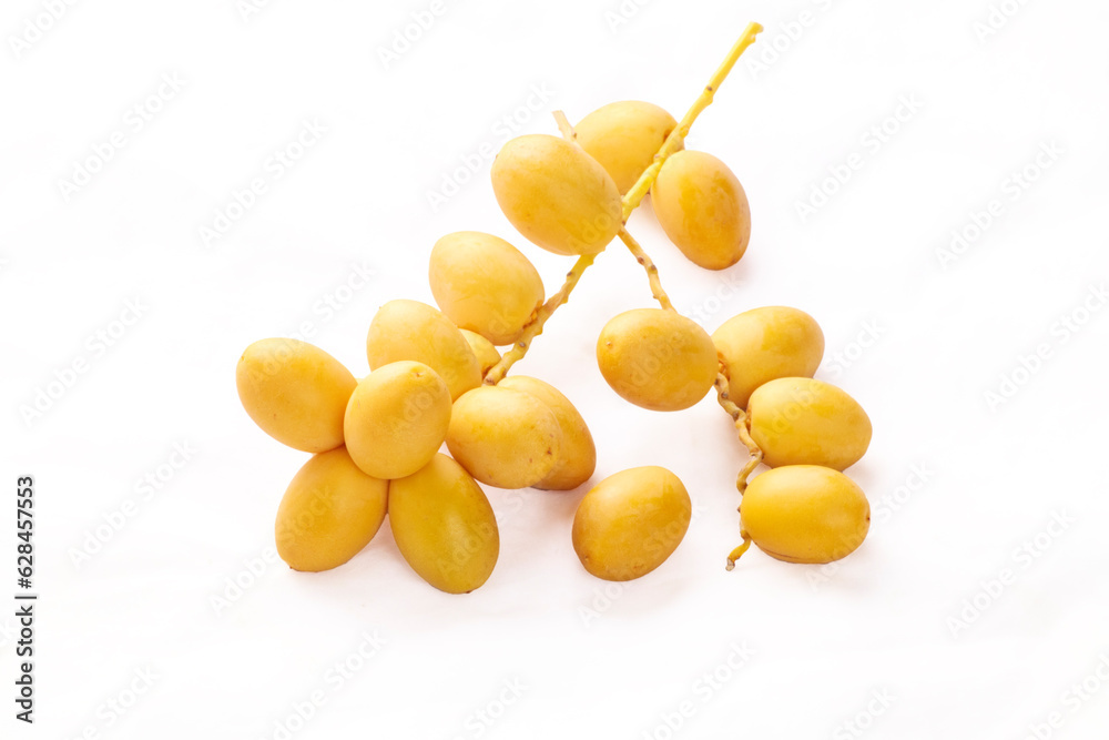 Fototapeta premium Yellow raw date palm isolated
