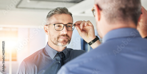 Foto Mirror reflection, optometry and man with glasses for eye care, vision and choice of frame