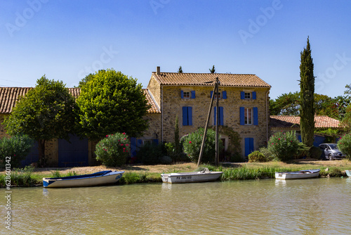 Travel by bike in the Canal du Midi (France) 