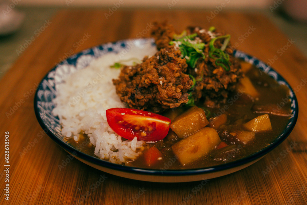 Tonkatsu, Karaage y Curry Comida Japonesa Tonkatsu, Karaage y Curry Comida Japonesa