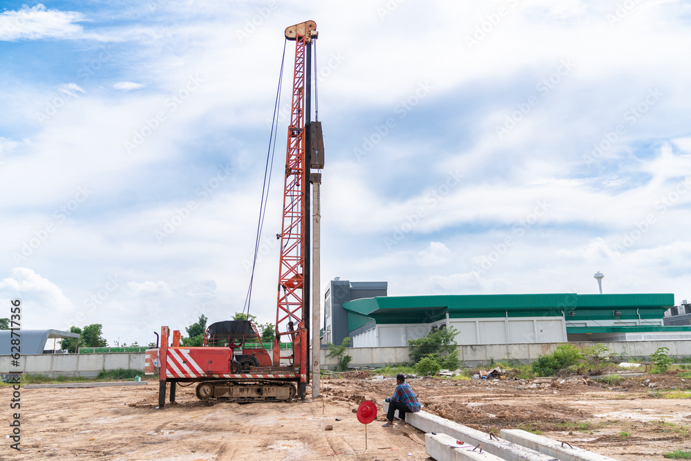 Pile driving machine drop hammer hit pile and Hammer counting. Pile driving machine drop hammer hit pile and Hammer counting.