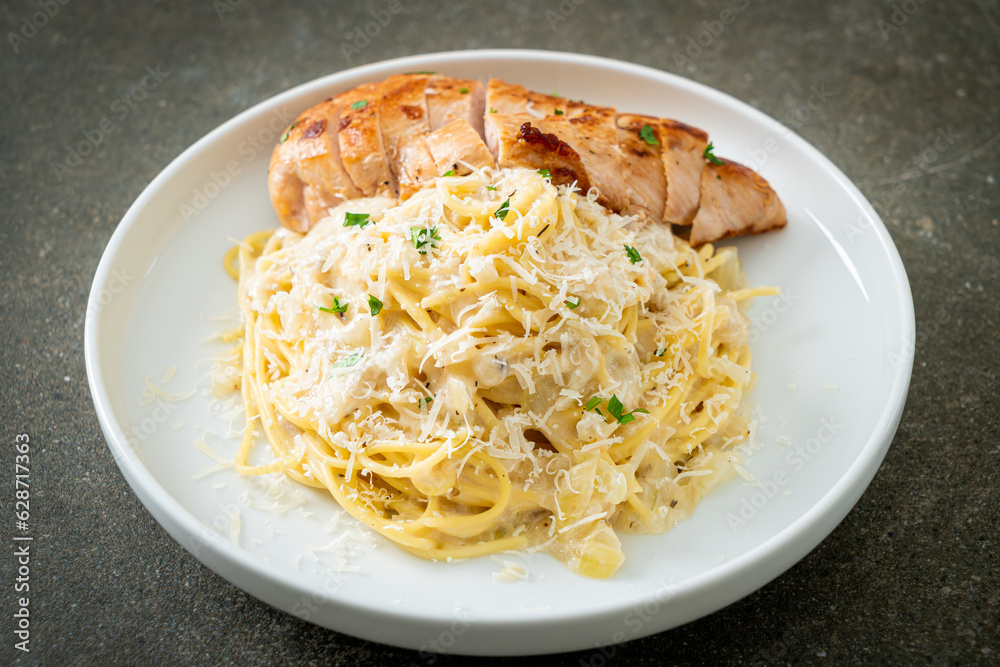 spaghetti white creamy sauce with grilled chicken spaghetti white creamy sauce with grilled chicken