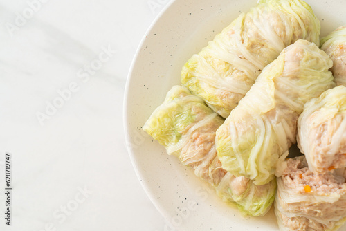 Minced Pork Wrapped in Chinese Cabbage or Steamed Cabbage Stuff Mince Pork