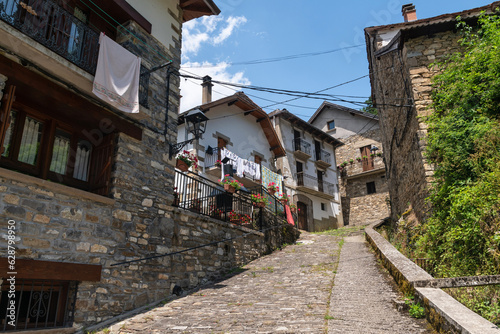 Uztarroz Street, Roncal Valley. Navarre Pyrenees © Néstor MN