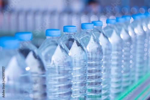 Canvastavla Water bottle on a factory production conveyor belt line