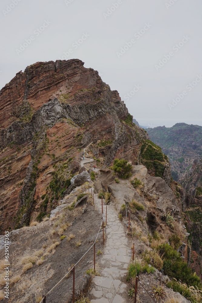 mountain hiking trail madeira pico ariero