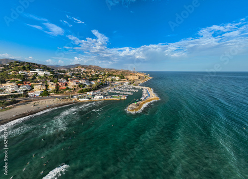 vista del puerto del candado en la ciudad de M  laga  Espa  a 