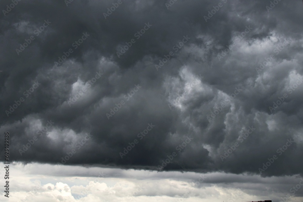 Obraz premium gray storm clouds in the sky
