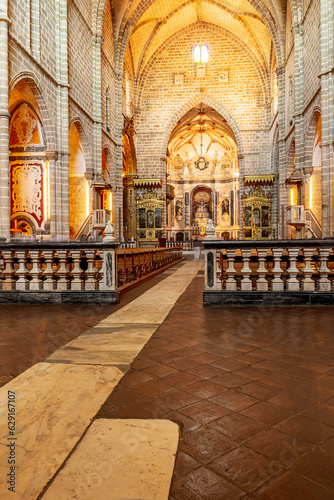 Kościół św. Franciszka znajdujący się w mieście Evora, w Portugalii. 