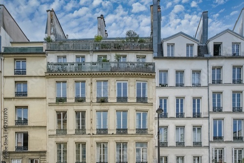 Paris, beautiful buildings
