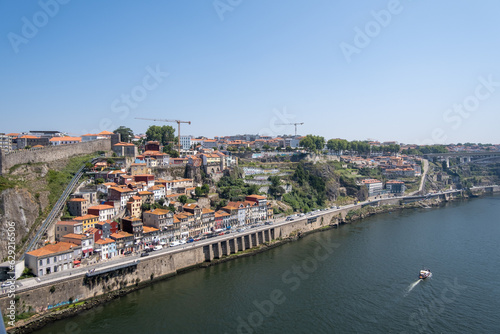 Descubriendo la magia de Oporto: Rincones secretos y vistas panorámicas que enamoran.