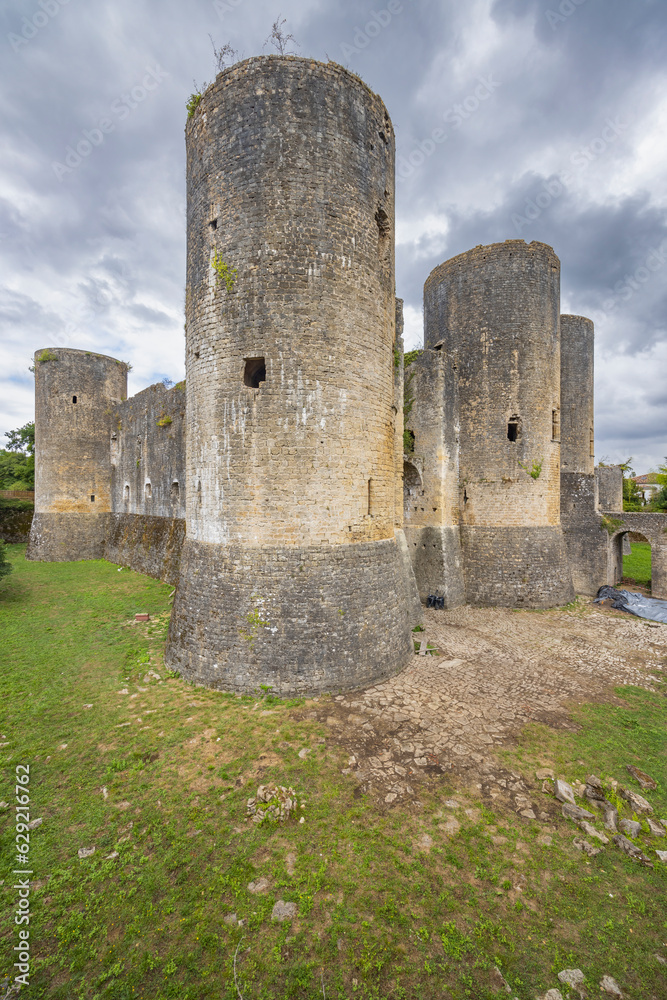 Villandraut castle (Chateau de Villandraut) Gironde departement, Aquitaine, France