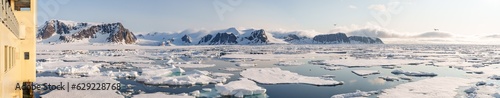View of arctic landscape from a ship in Svalbard © RTP