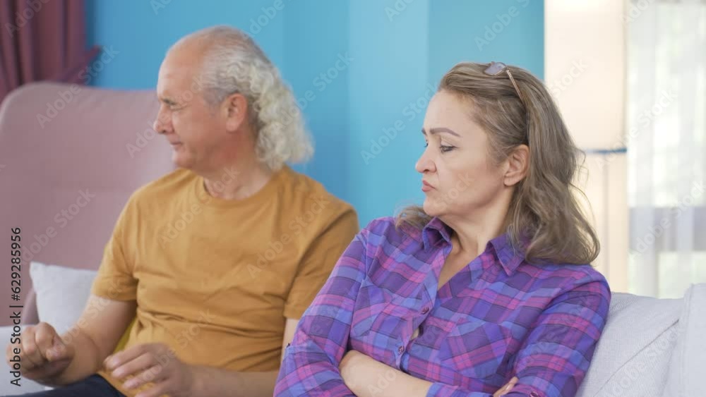 The man who wants to reconcile with his wife. The man who wants to reconcile with his wife.