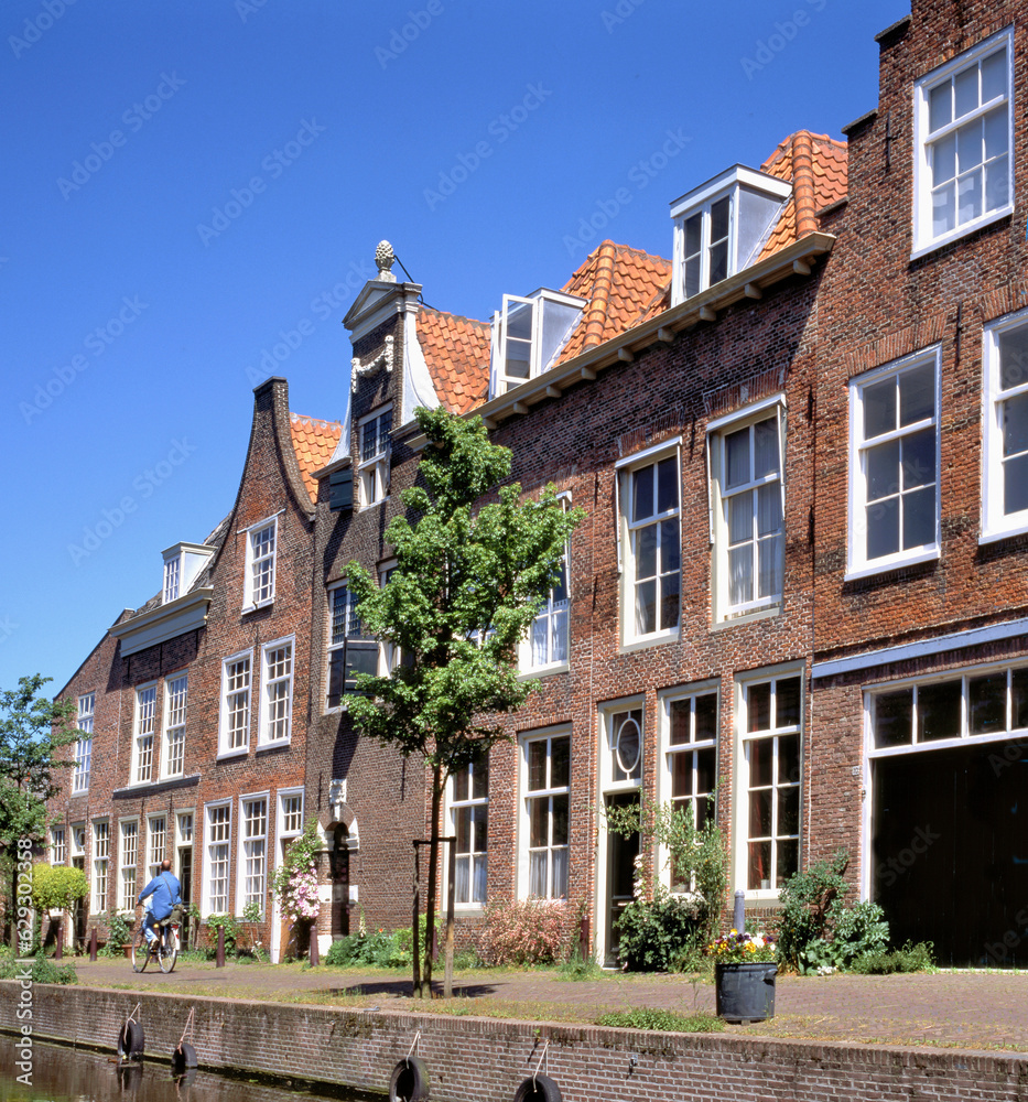 Houses alongside Doelengracht in Leiden