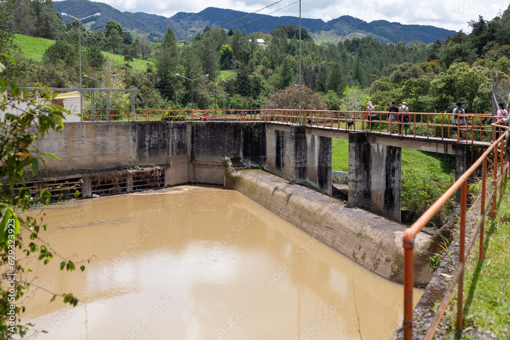 Fototapeta premium Represa rio grande antioquia colombia