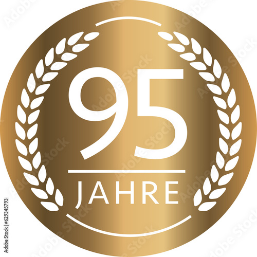 Button 95 Jahre Gold
