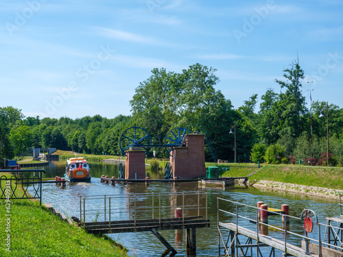 Statki w żegludze śródlądowej na Kanale Elbląskim, Polska 