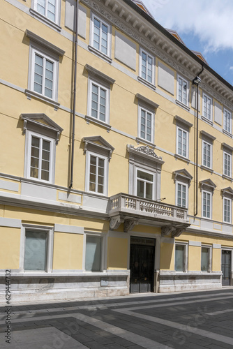 Obraz na płótnie building at Teresiano district, Trieste, Friuli, Italy w salonie