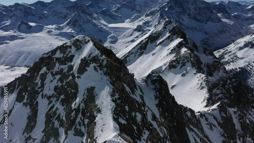 Video am Gipfel des Pirchkogel im Winter, Bergpanorama, Sellraintal, Kuehtai, Tirol, Oesterreich photo