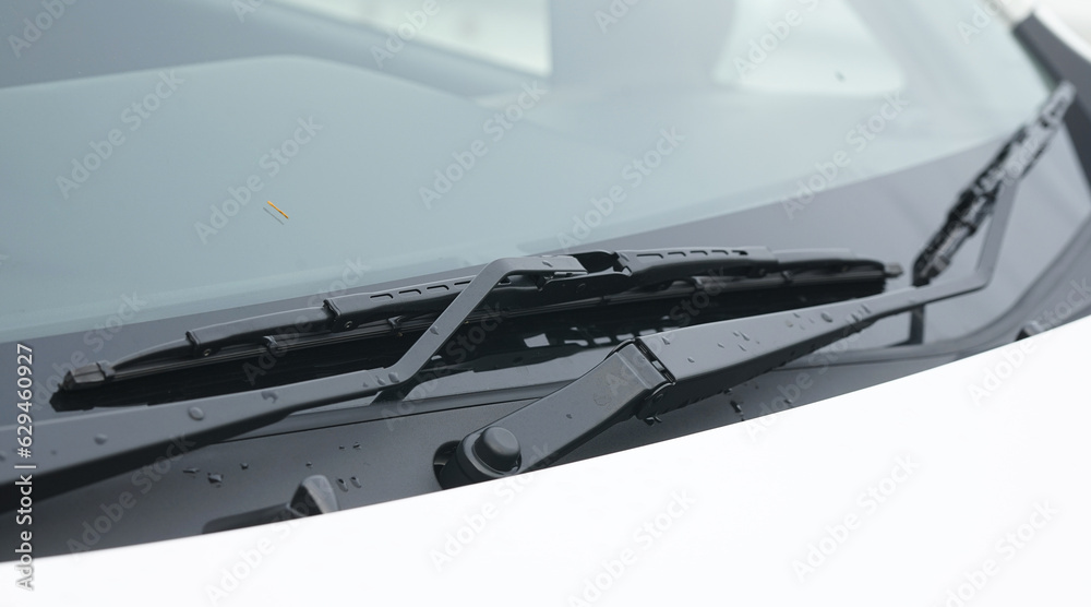 Wiper for front window glass of the car body