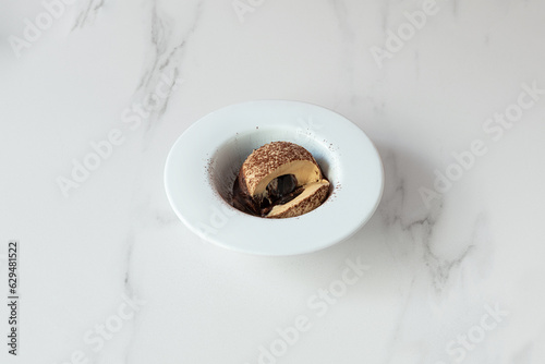 Tartufo, gelato, Tartufo gelato, pasticceria, calabrese, Pizzo, dessert, artigianale, polvere, cacao, cioccolato, fonde, italia, pasticceria, sud, dolce, nocciola, sfera, interno, cuore, Latte, intero