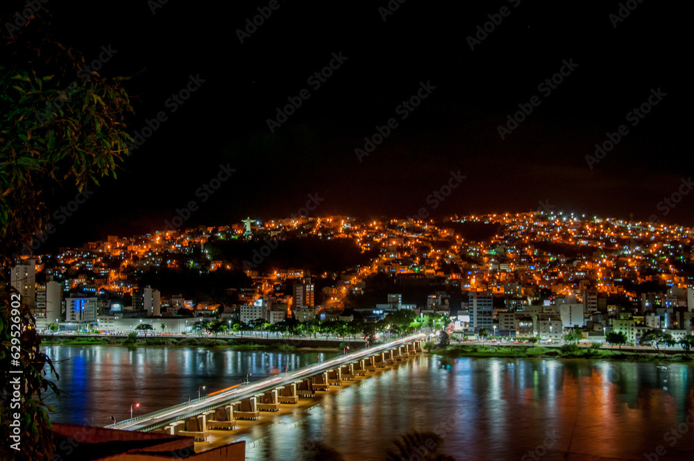 night photo of part of the city of Colatina - Espírito Santo - Brazil.