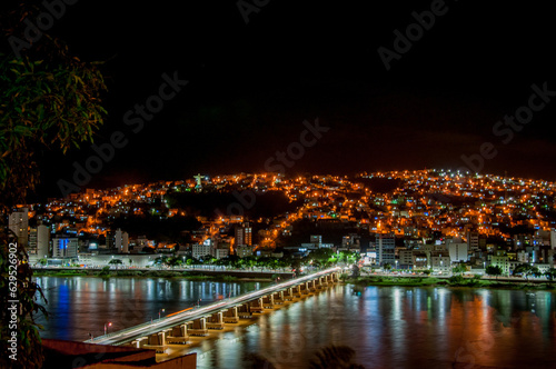 night photo of part of the city of Colatina - Espírito Santo - Brazil. © Lis Faino