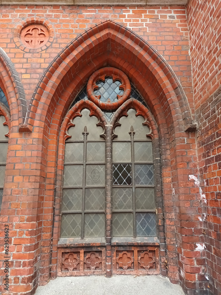 Fenster der historischen Marienkirche in Lübeck Fenster der historischen Marienkirche in Lübeck