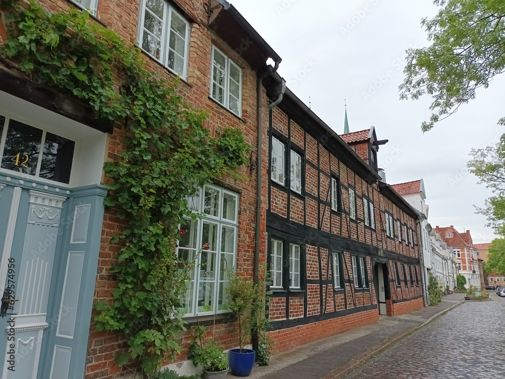 Alte Fachwerkhäuser an der Obertrave in Lübeck
