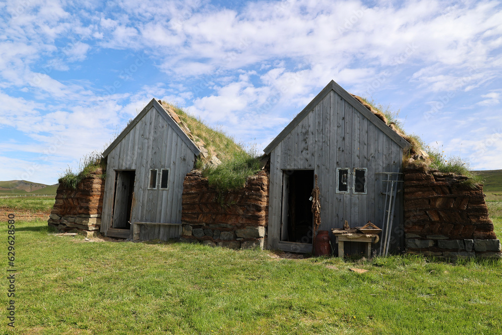 Obraz premium Iceland-Two traditional Icelandic turf houses 