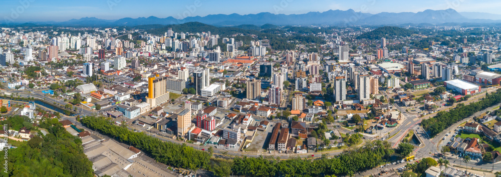 Vista aérea panorâmica da região central da cidade de Joinville, Santa Catarina, Brasil