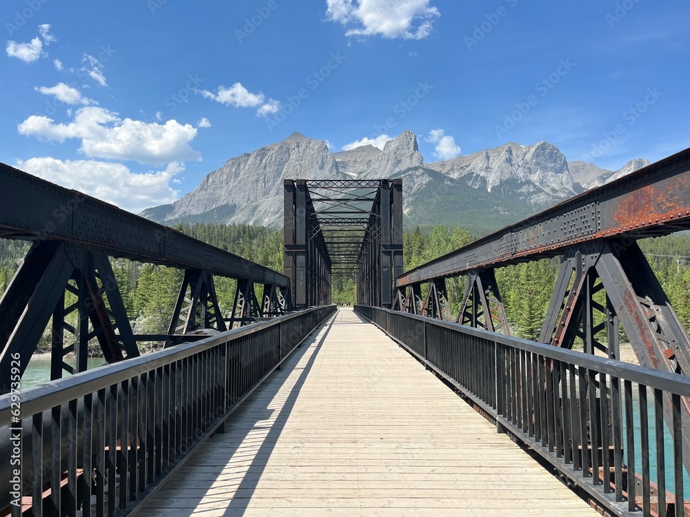 Obraz premium Bow river in Canmore, Alberta, Canada